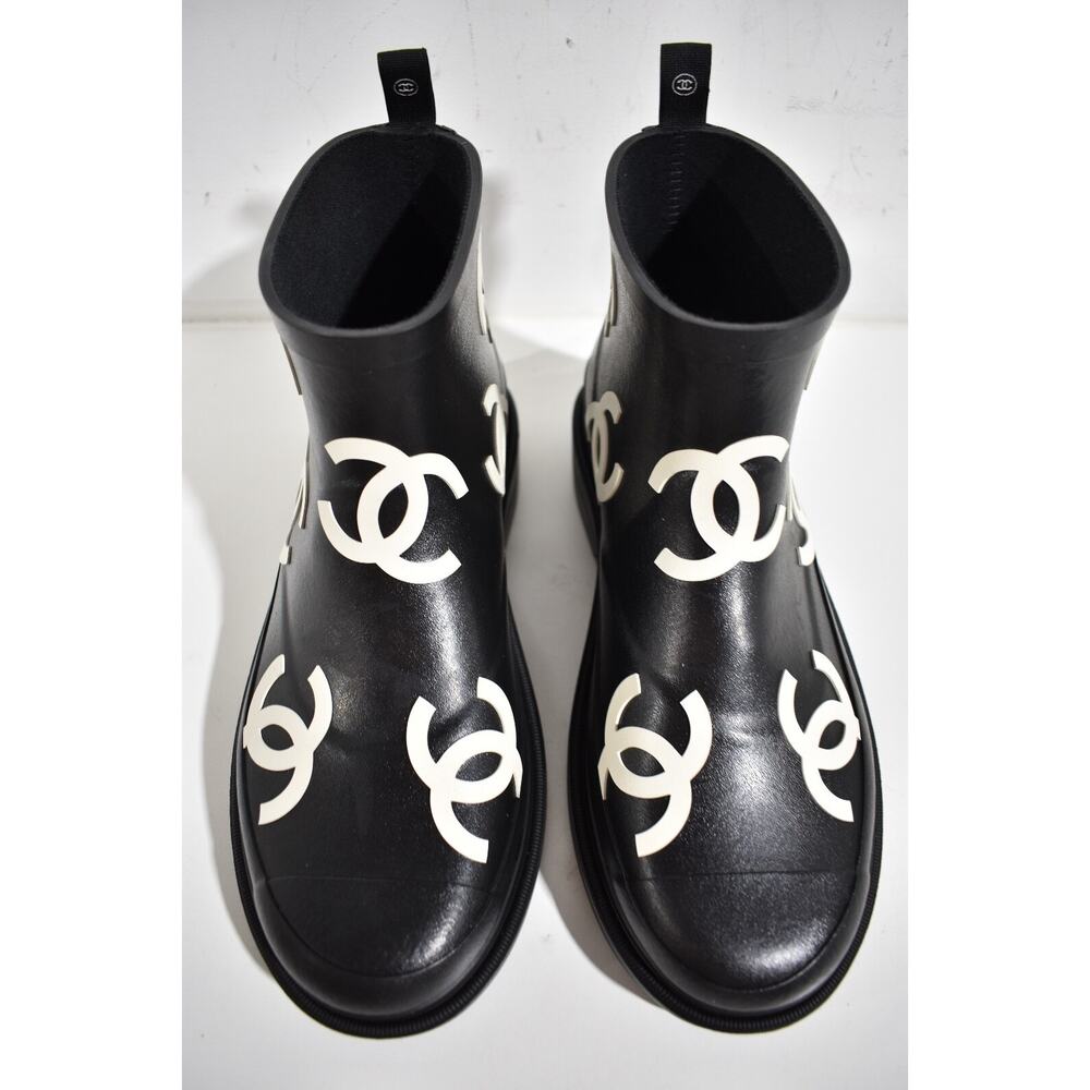 Chanel 23A Black White All Over Logo Rubber CC Low Top Short Ankle Rain Boots 41 - Picture 7 of 11